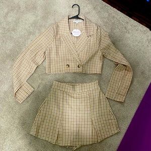 Fun matching set! Long sleeve giving clueless vibes!